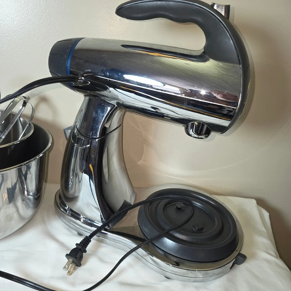 Sunbeam Mixmaster Stand Mixer Model 2379 Chrome 300W 12-Speed with 2 Bowls Whisk